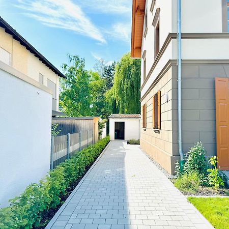 E&K Living - Design Apartments - Netflix - Audi - In Village - Free Parking อินโกลชตัดต์ ภายนอก รูปภาพ