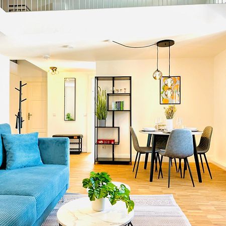 E&K Living - Design Apartments - Netflix - Audi - In Village - Free Parking อินโกลชตัดต์ ภายนอก รูปภาพ