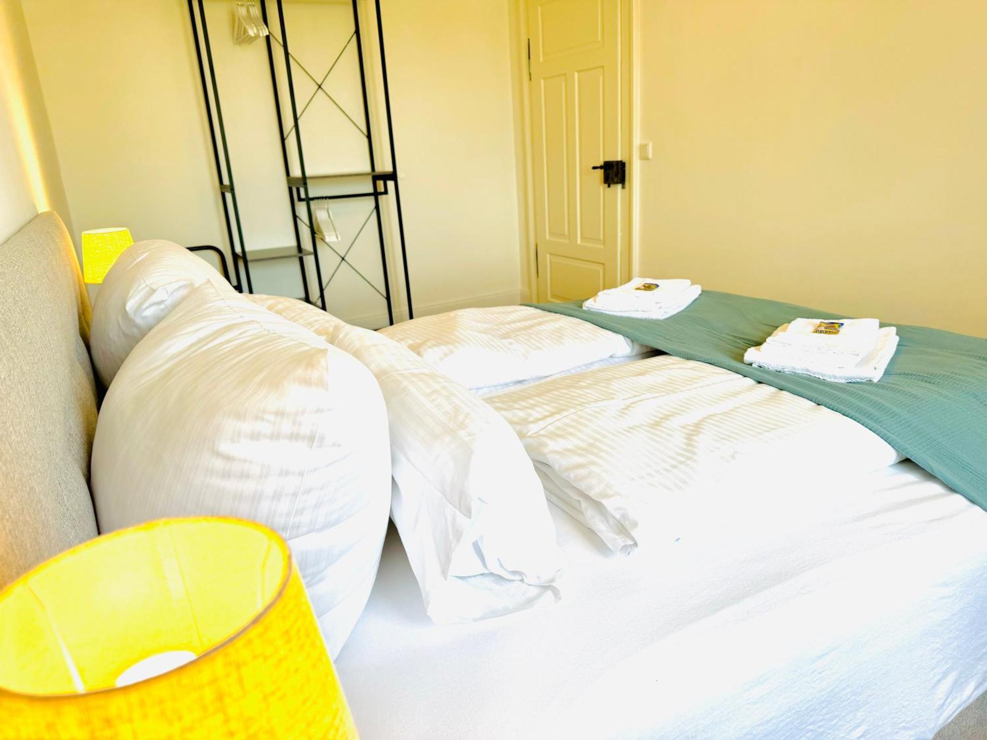 E&K Living - Design Apartments - Netflix - Audi - In Village - Free Parking อินโกลชตัดต์ ภายนอก รูปภาพ