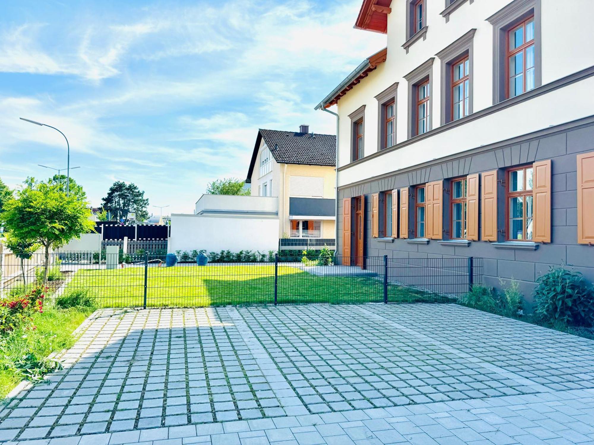 E&K Living - Design Apartments - Netflix - Audi - In Village - Free Parking อินโกลชตัดต์ ภายนอก รูปภาพ
